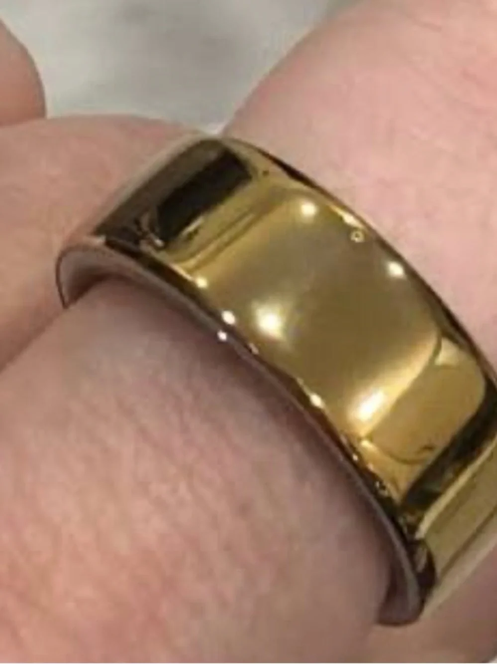 Oura Gold Polished Smart Ring